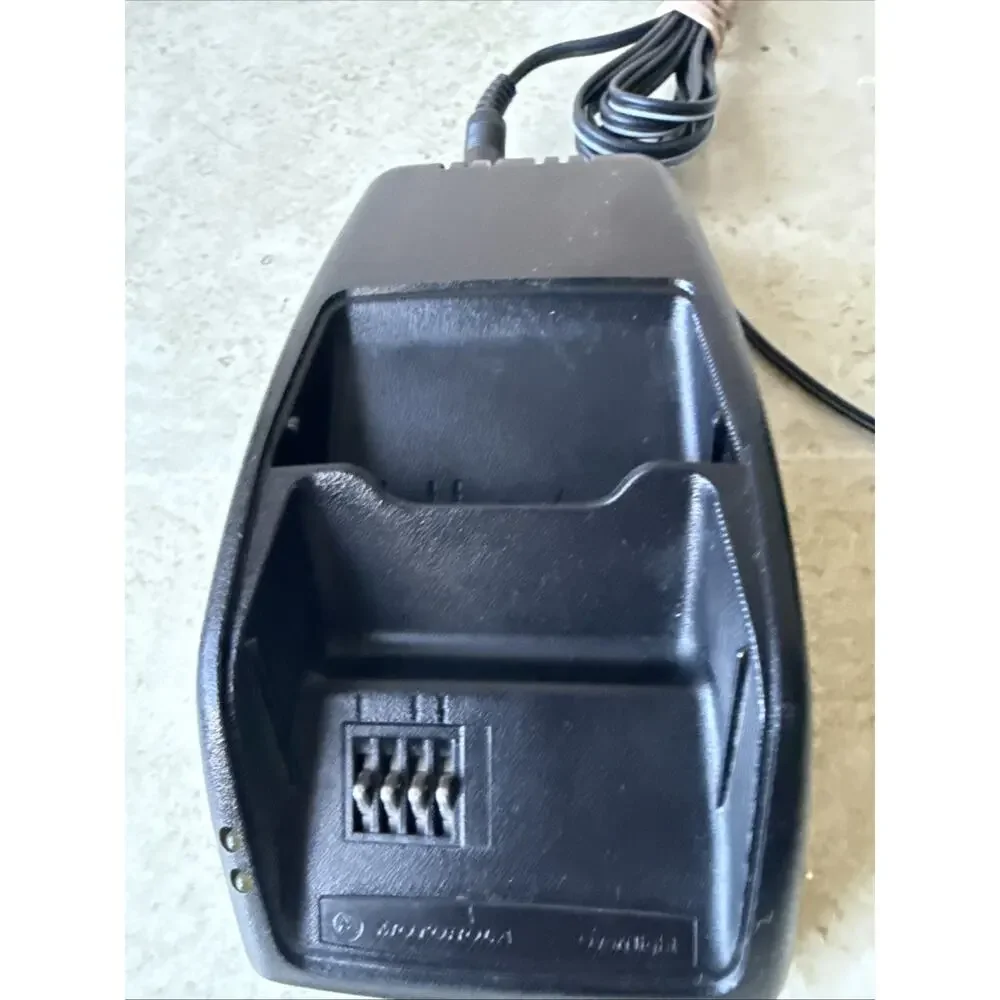Motorola GTE Vintage Flip Cell Phone power supply and base